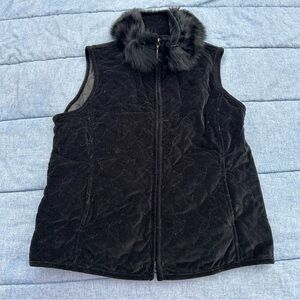 Weatherproof Black Quilted Vest with Fox Fur Trim Collar Size Medium